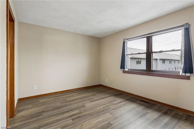 2100 E Ocean View Ave Apt 20, Norfolk, VA 23518