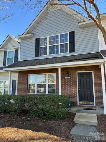 16875 Greenlawn Hills Court, Charlotte, NC 28213