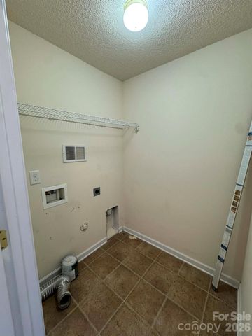 16875 Greenlawn Hills Court, Charlotte, NC 28213