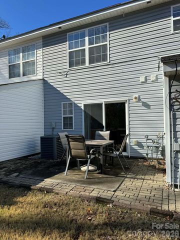 16875 Greenlawn Hills Court, Charlotte, NC 28213