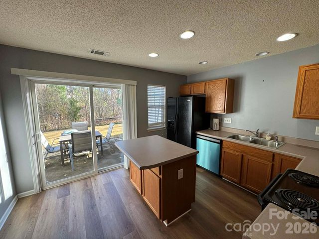 16875 Greenlawn Hills Court, Charlotte, NC 28213