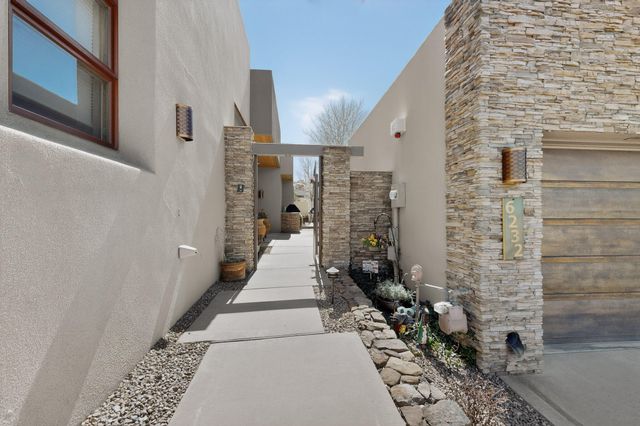 6236 Ghost Flower Trail NE, Albuquerque, NM 87111