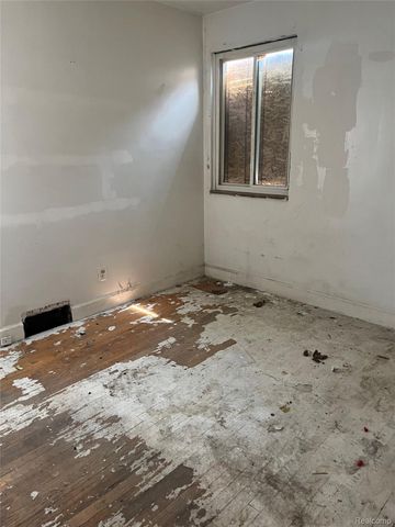 9803 Nottingham Road, Detroit, MI 48224