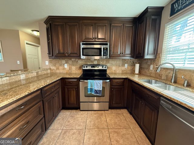4878 Stonewall Circle, Valdosta, GA 31605