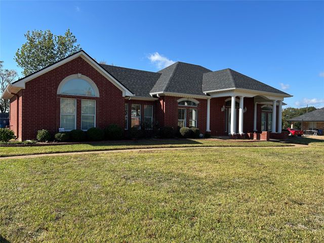 906 Van Winkle Circle, Athens, TX 75751