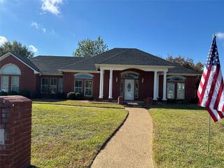 906 Van Winkle Circle, Athens, TX 75751
