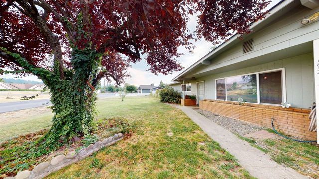 1634 Medart Lane, Grants Pass, OR 97527