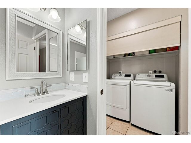 541 W Crestline Cir 10B1, Littleton, CO 80120