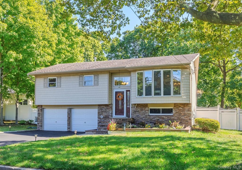 1372 Pulaski Road, East Northport, NY 11731