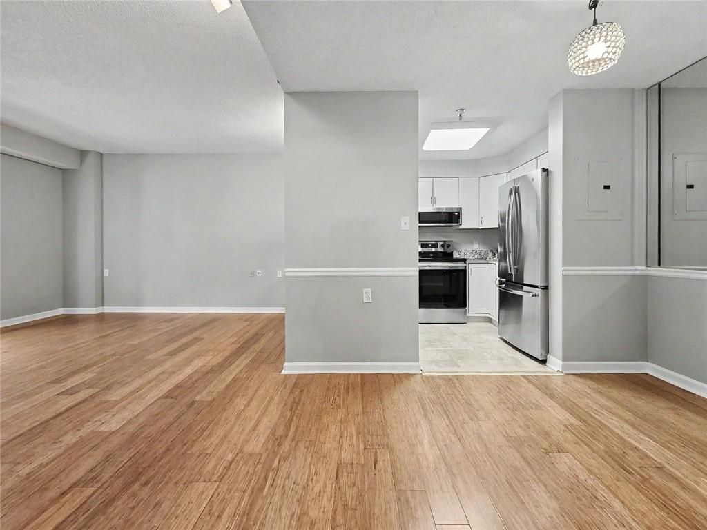 Image 12 of property listing at 1800 Clairmont Lake A314, Decatur, GA 30033