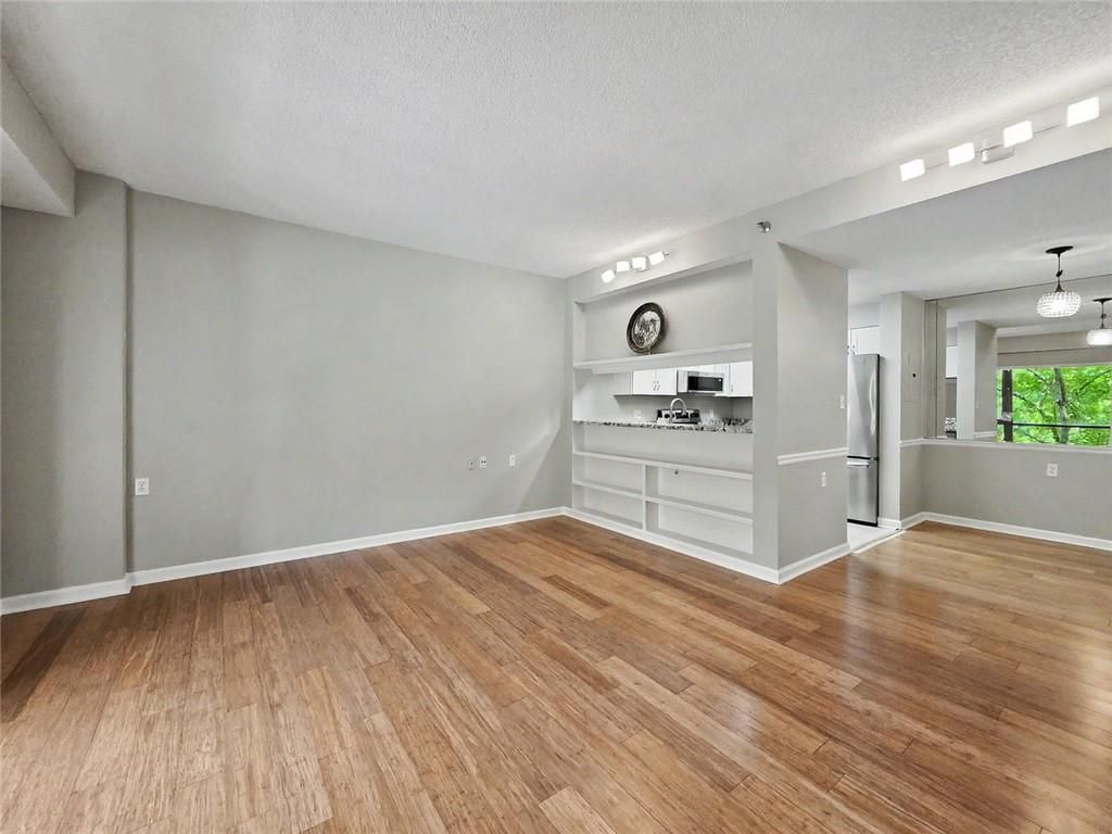 Image 14 of property listing at 1800 Clairmont Lake A314, Decatur, GA 30033
