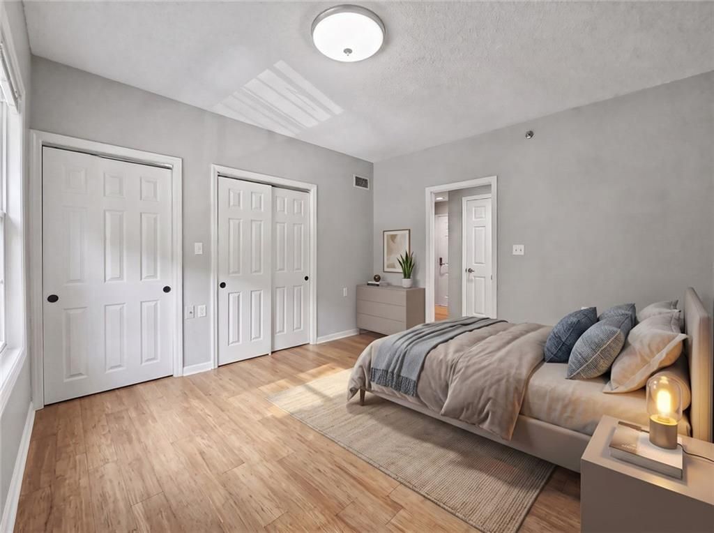 Image 28 of property listing at 1800 Clairmont Lake A314, Decatur, GA 30033
