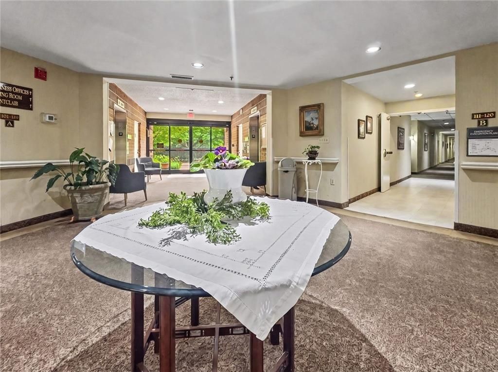 Image 41 of property listing at 1800 Clairmont Lake A314, Decatur, GA 30033