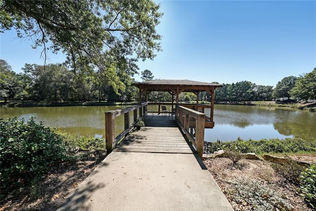 Image 45 of property listing at 1800 Clairmont Lake A314, Decatur, GA 30033