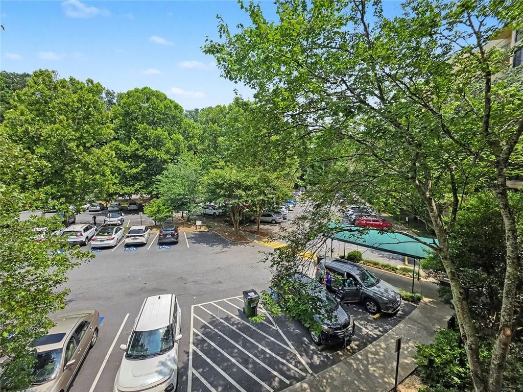 Image 5 of property listing at 1800 Clairmont Lake A314, Decatur, GA 30033