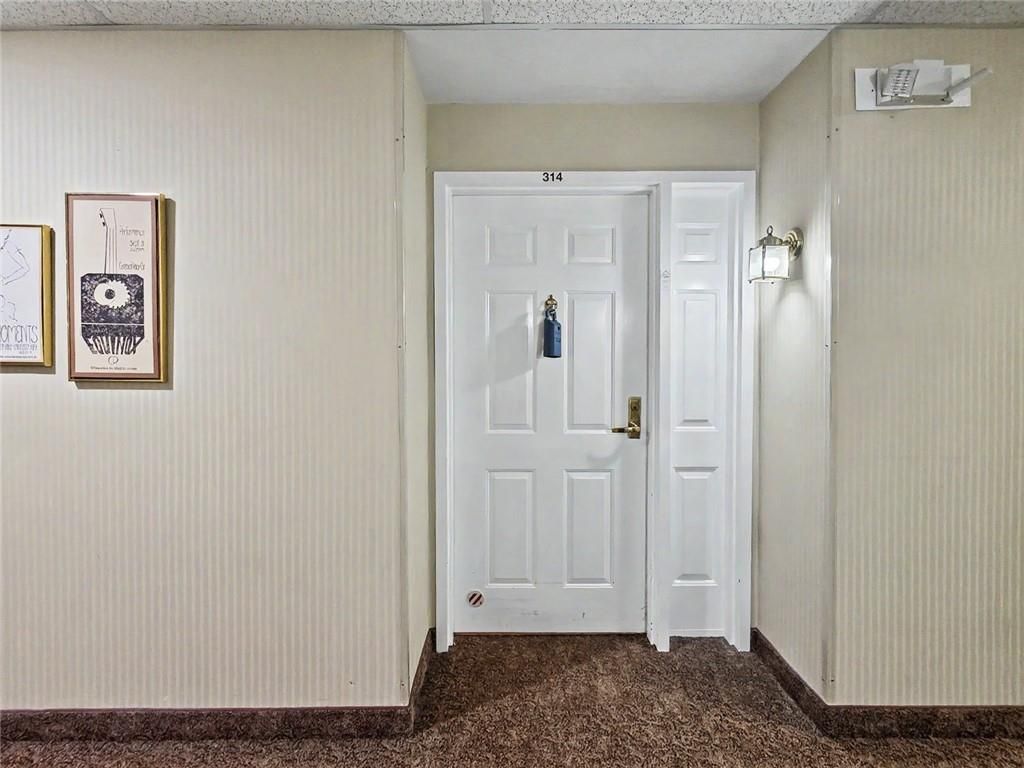 Image 6 of property listing at 1800 Clairmont Lake A314, Decatur, GA 30033