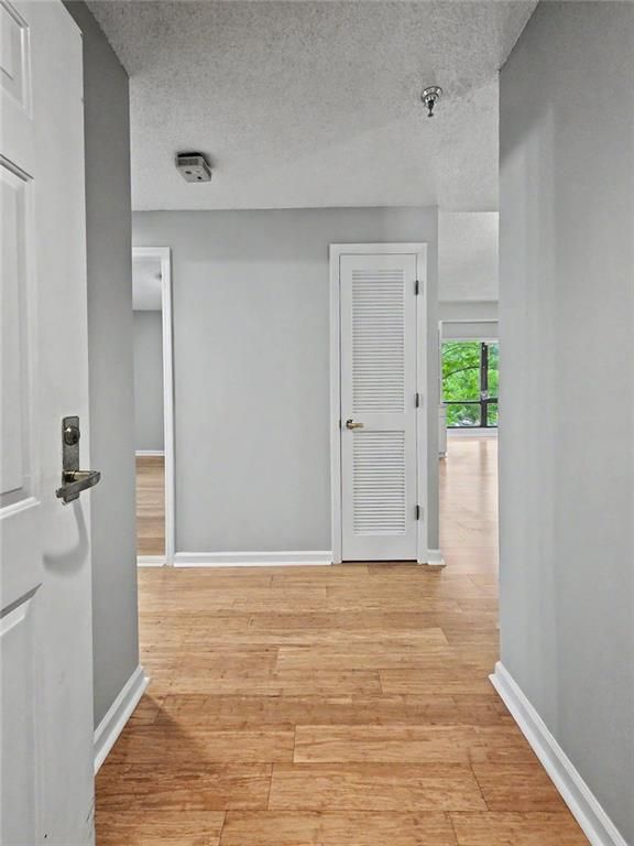 Image 7 of property listing at 1800 Clairmont Lake A314, Decatur, GA 30033