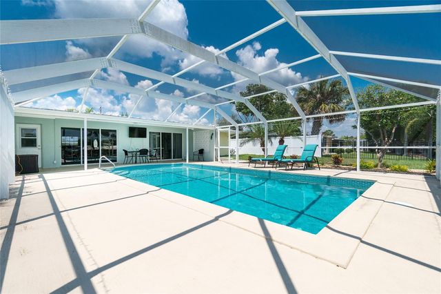 109 ARLINGTON COURT NE, Port Charlotte, FL 33952