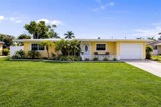 109 ARLINGTON COURT NE, Port Charlotte, FL 33952