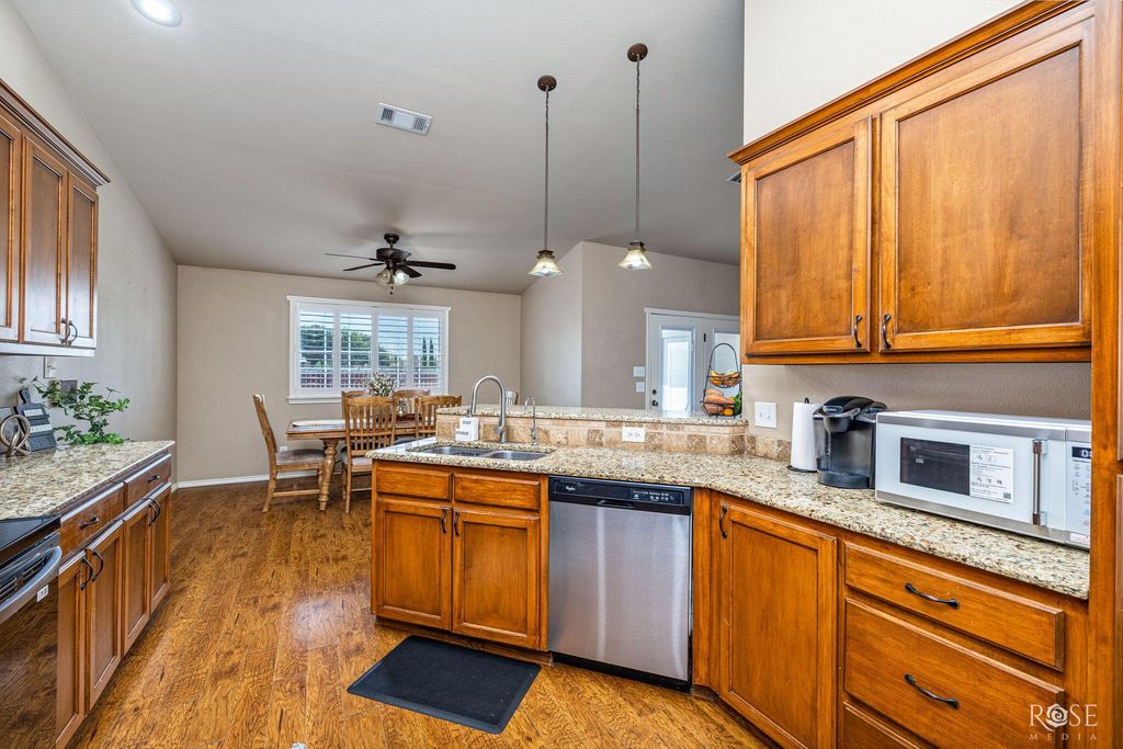Image 11 of property listing at 5049 Windwood Drive, San Angelo, TX 76904