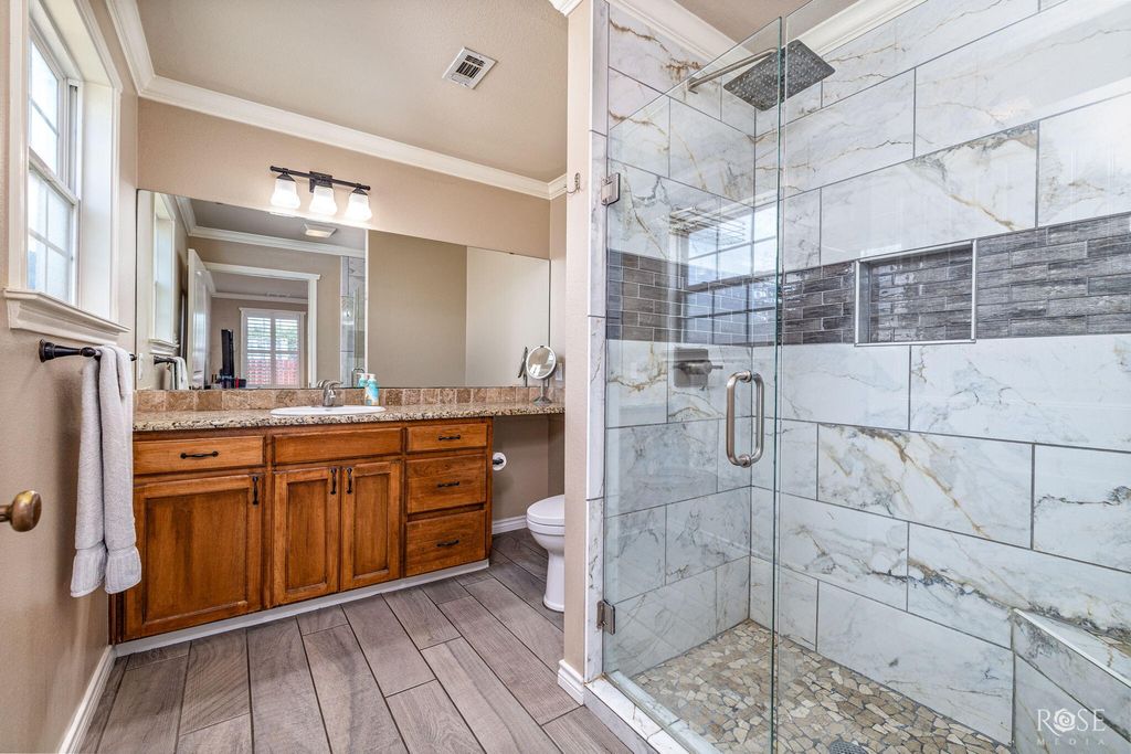 Image 14 of property listing at 5049 Windwood Drive, San Angelo, TX 76904