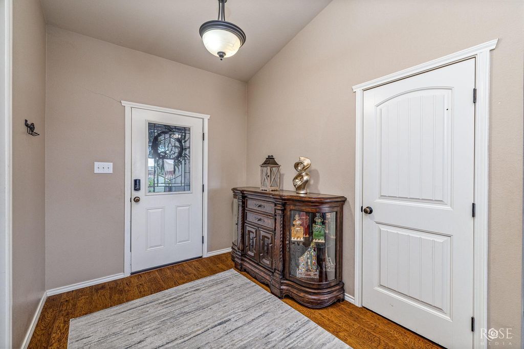 Image 5 of property listing at 5049 Windwood Drive, San Angelo, TX 76904