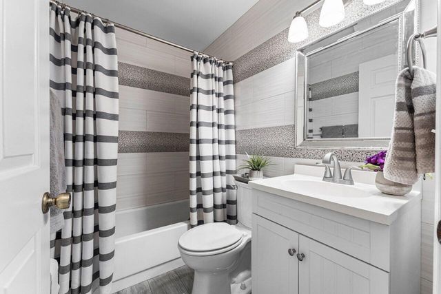 10 Via De Casas Sur 104, Boynton Beach, FL 33426