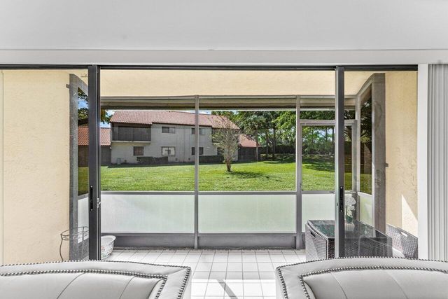 10 Via De Casas Sur 104, Boynton Beach, FL 33426