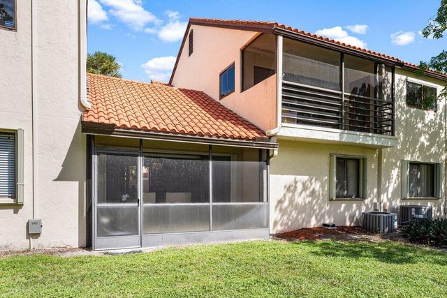 10 Via De Casas Sur 104, Boynton Beach, FL 33426
