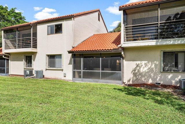 10 Via De Casas Sur 104, Boynton Beach, FL 33426