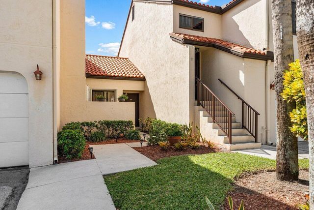 10 Via De Casas Sur 104, Boynton Beach, FL 33426