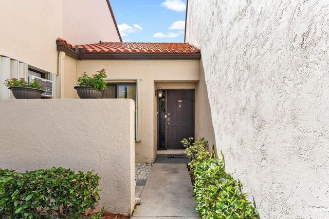 10 Via De Casas Sur 104, Boynton Beach, FL 33426