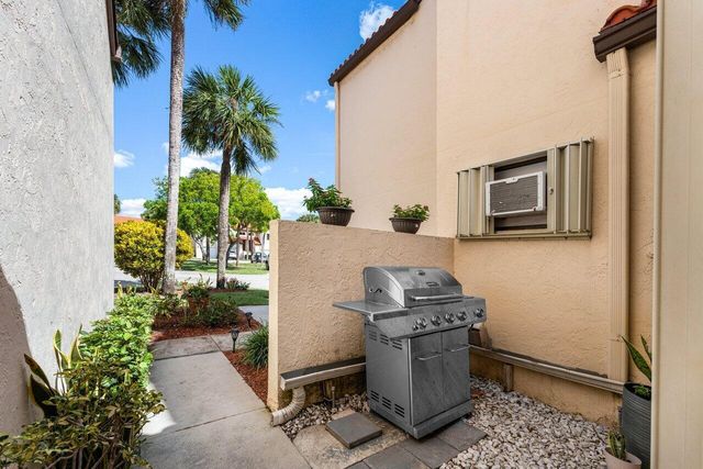 10 Via De Casas Sur 104, Boynton Beach, FL 33426