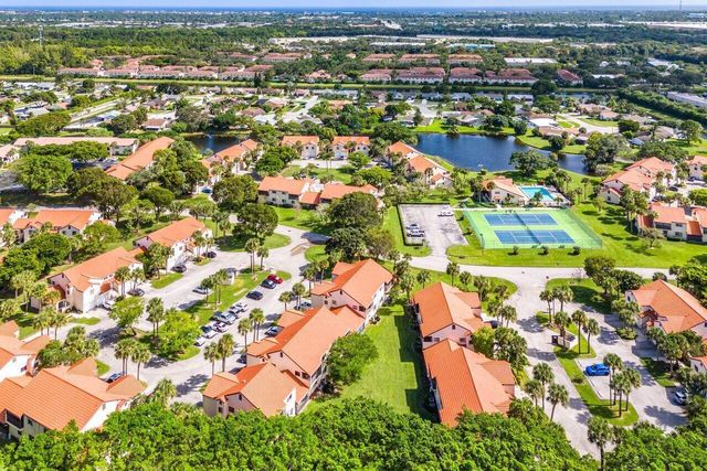10 Via De Casas Sur 104, Boynton Beach, FL 33426