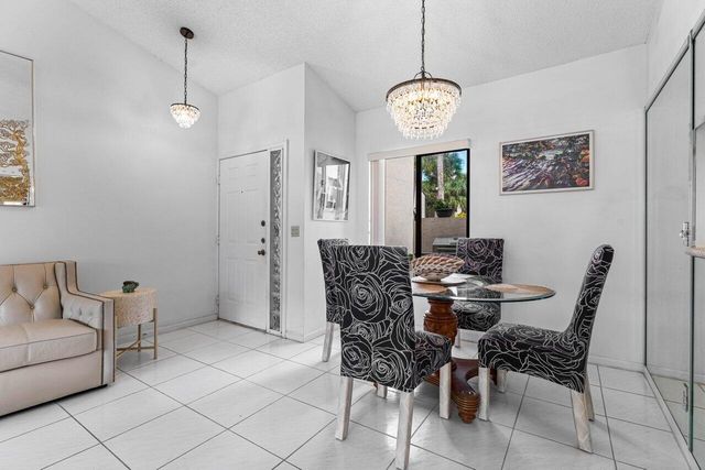 10 Via De Casas Sur 104, Boynton Beach, FL 33426