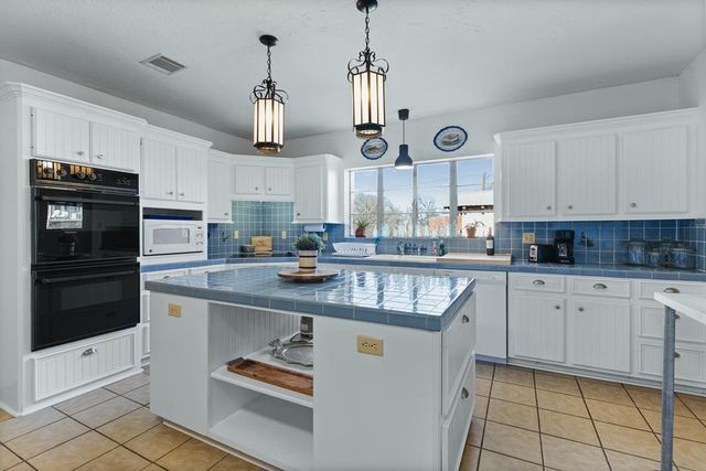 5322 N State Hwy 16, Bandera, TX 78003