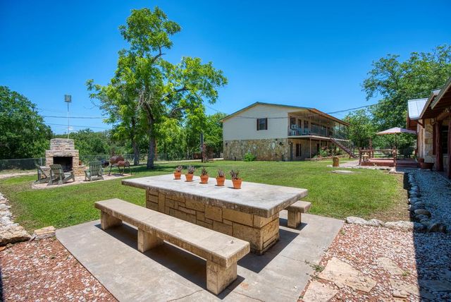 5322 N State Hwy 16, Bandera, TX 78003