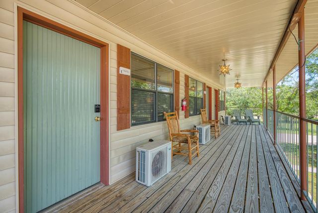 5322 N State Hwy 16, Bandera, TX 78003