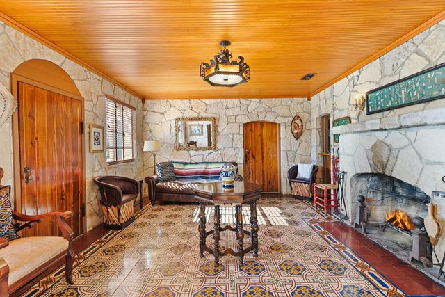 5322 N State Hwy 16, Bandera, TX 78003