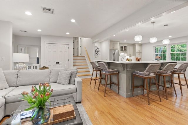 21 Buckingham Drive, Reading, MA 01867