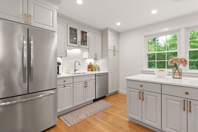21 Buckingham Drive, Reading, MA 01867