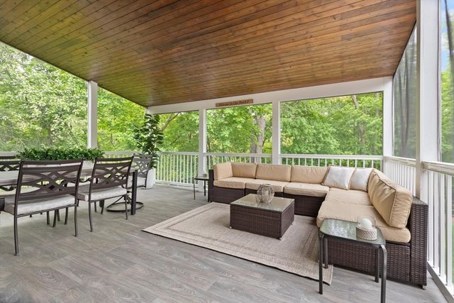 21 Buckingham Drive, Reading, MA 01867