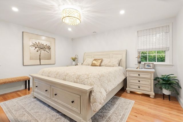 21 Buckingham Drive, Reading, MA 01867