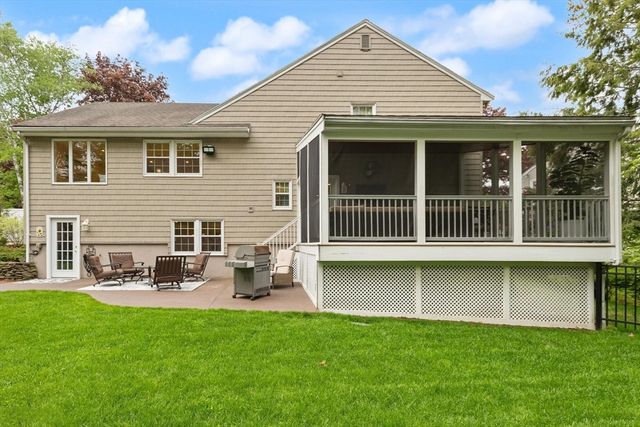 21 Buckingham Drive, Reading, MA 01867