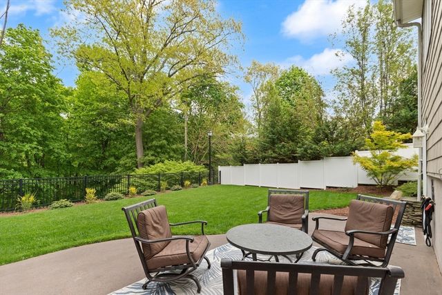 21 Buckingham Drive, Reading, MA 01867
