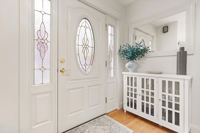 21 Buckingham Drive, Reading, MA 01867