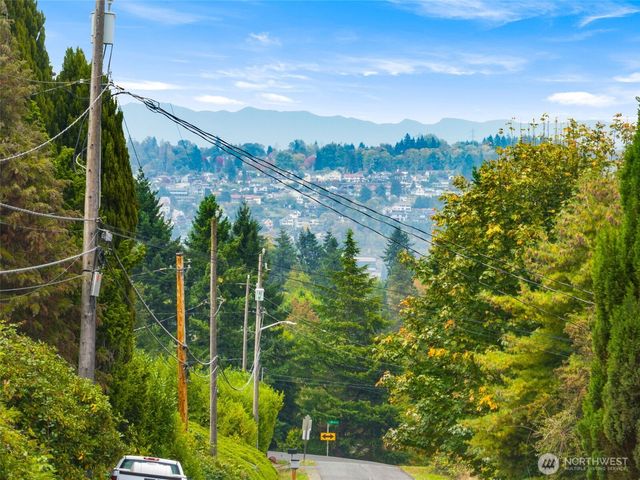 7652 S 135th Street, Seattle, WA 98178