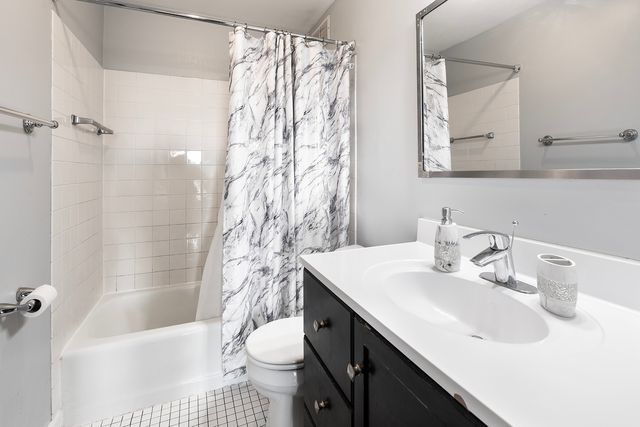 5415 N Sheridan Road 1015, Chicago, IL 60640