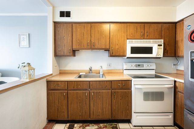 5415 N Sheridan Road 1015, Chicago, IL 60640