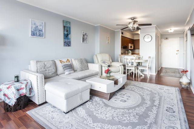 5415 N Sheridan Road 1015, Chicago, IL 60640